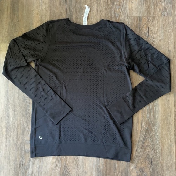 Luluulemon BREEZE BY LONG SLEEVE XS 4 - Picture 5 of 6